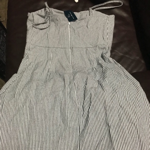 Karla dress - Picture 2 of 6